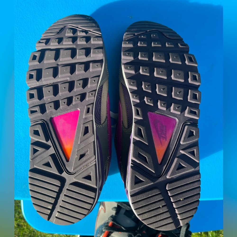 Nike Air women’s running shoes - Picture 3 of 5
